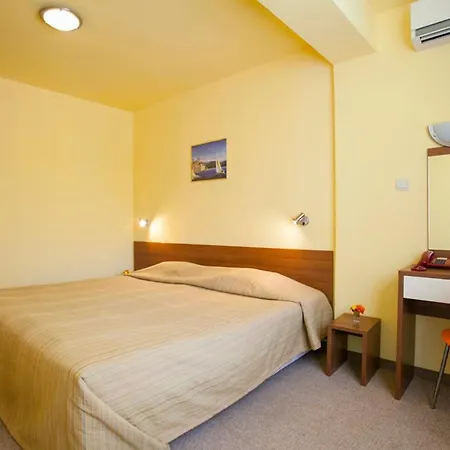 Szálloda Strandzha - Free Parking 3*