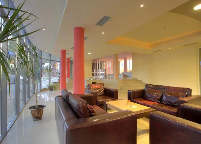 Hotel Strandzha - Free Parking